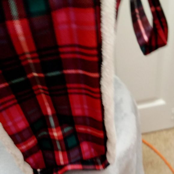 NWT Victoria's Secret VS Red Plaid Print Tote with Faur Fur Edging - Picture 10 of 10